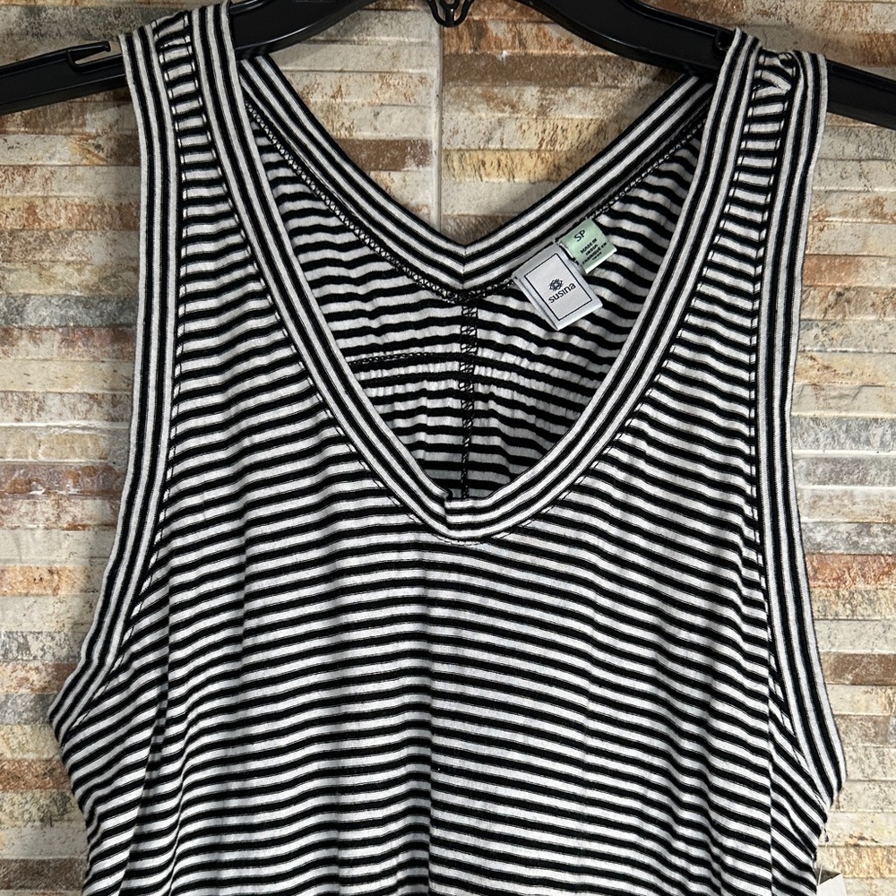 Susina Black and White Striped Tank Top - Picture 2 of 3